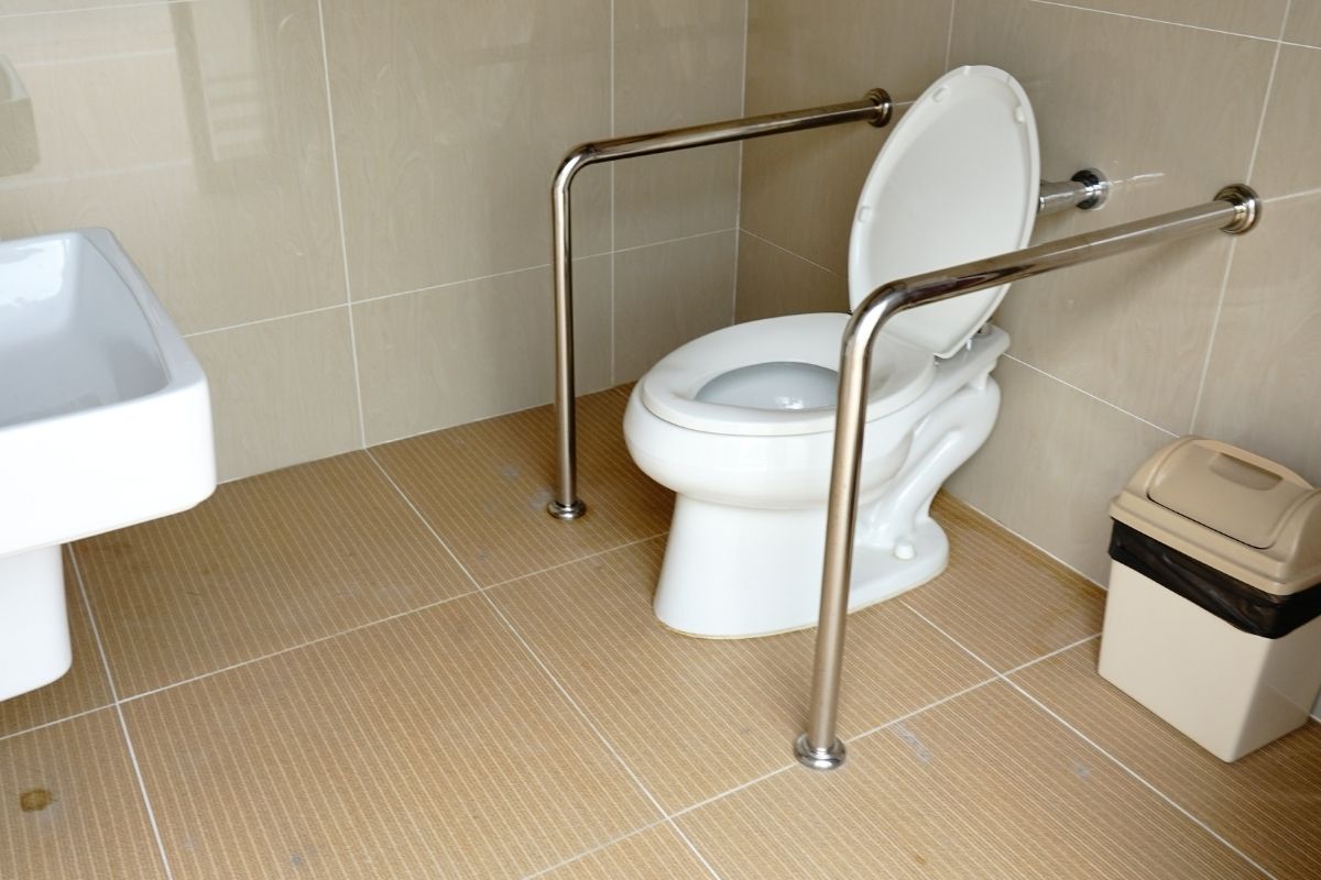 bathroom design for seniors